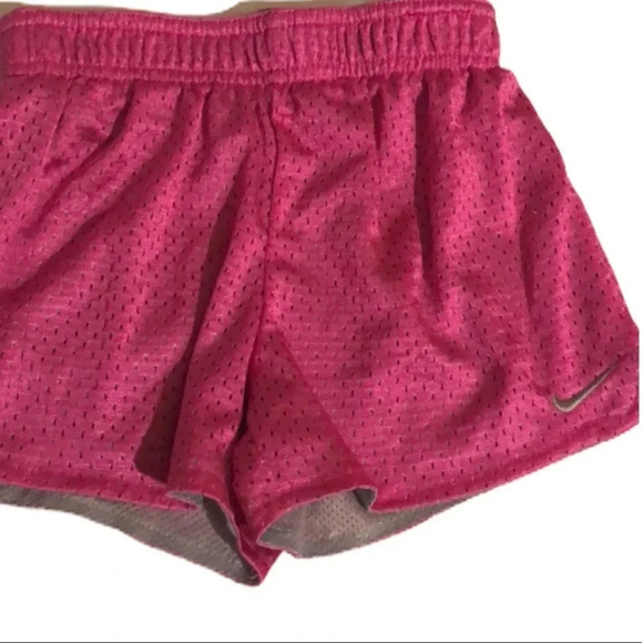 NIKE EUC GIRLS PINK SHORTS BOTTOMS SUMMER SPRING ATHLETIC BEACH CASUAL SIZE 6X - Picture 1 of 3